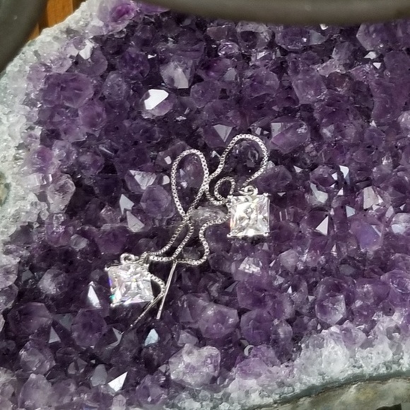 Jewelry - *Last One!* 925 Sterling Silver Crystal Earrings